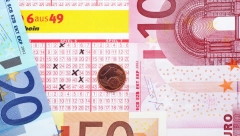 SLAVOLJUB JE 20 GODINA IGRAO ISTE BROJEVE, A ONDA DOŽIVEO ŠOK: Ovo je 5 najvećih dobitaka u Srbiji