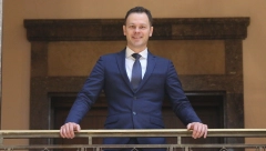 "NEKA VAM OVAJ PRAZNIK ISPUNI DOMOVE TOPLINOM I VEROM U BOLJE SUTRA" Ministar Mali čestitao Uskrs svima koji slave po gregorijanskom kalendaru