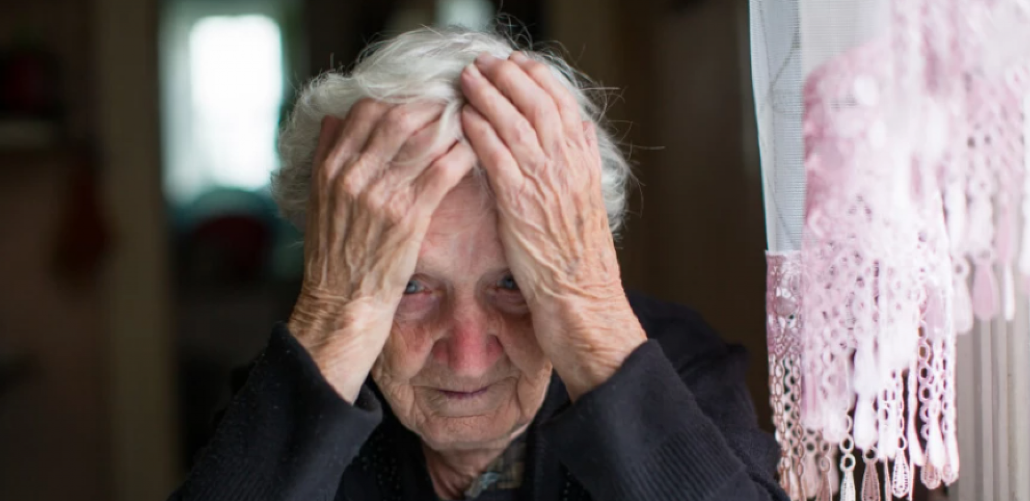 KOMŠINICI, KOJA JE STARA I BOLESNA, PREVARANTI UVALILI DUŠEK OD 166.000 DINARA Potez ove Srpkinje je oduševio sve