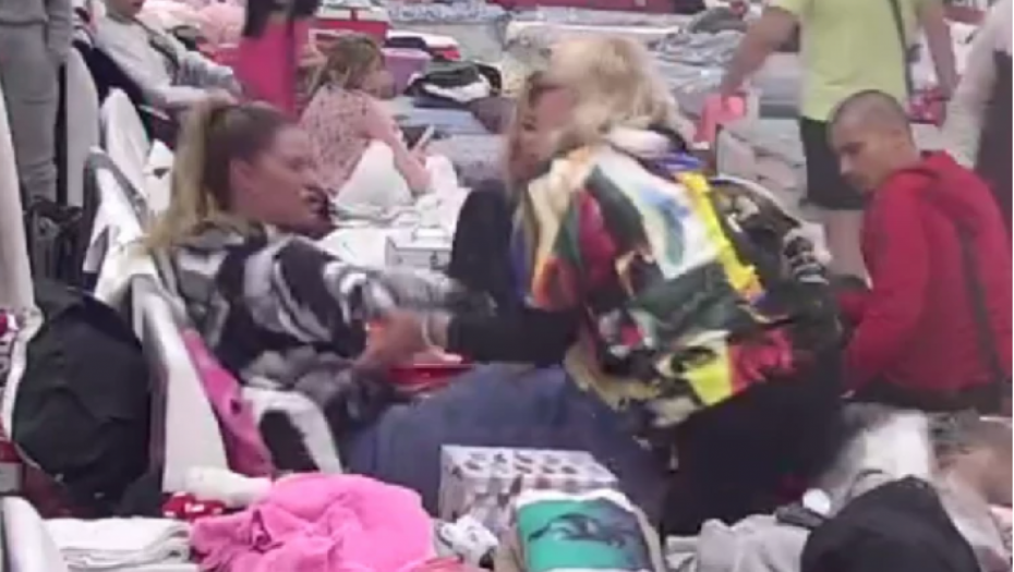 ANA NABOLA ZORICU U STOMAK Pevačica se presavila od bolova, nakon haosa na imanju, jedva govori!