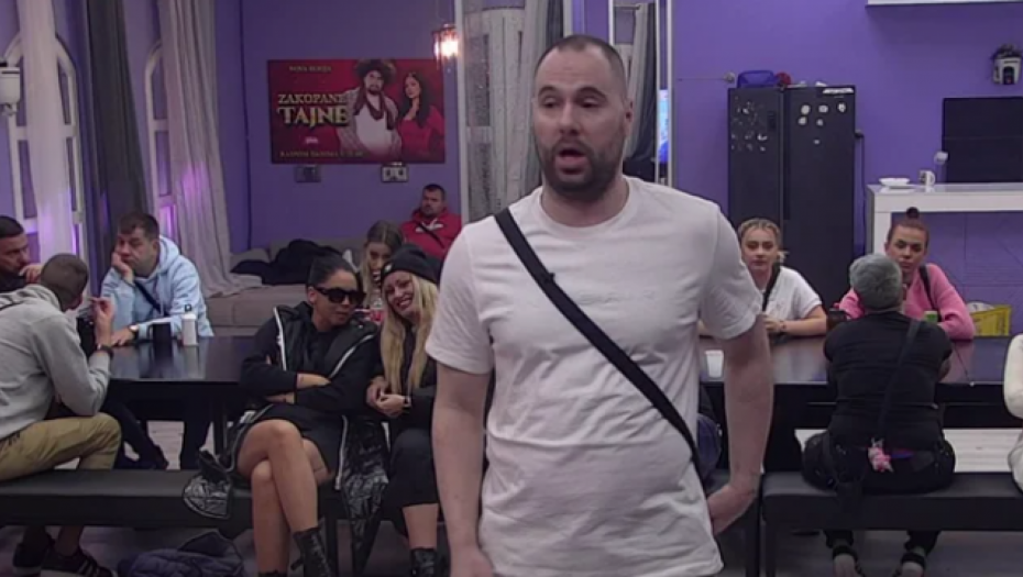 ZVEZDAN SLAVNIĆ RASKRINKAN Neprestano mu stižu informacije iz spoljnog sveta, izlanuo se i otkrio sve! (VIDEO)