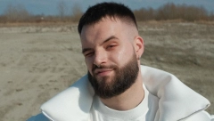 OD UŽINE SAM ODVAJAO DA BIH SKUPIO 1000 DINARA Nući otkrio kako je živeo pre popularnosti i velike zarade