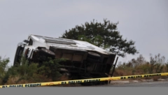 VOZAČ KAMIONA IZGUBIO KONTROLU! U toku akcija spasavanja ljudi