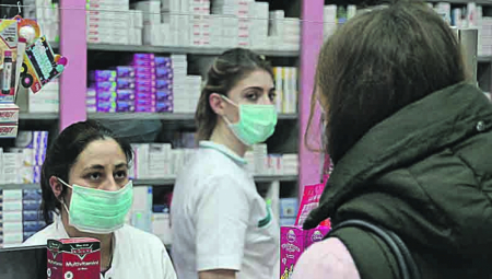 FARMACEUTI ILEGALNO PRODAJU LEK PROTIV KORONE KOJI IM JE DRŽAVA DALA BESPLATNO?! U pitanju su milioni, istraga je zahtevna, policija češlja apoteke