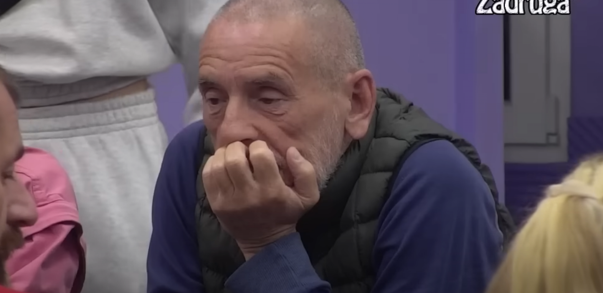 LEPI MIĆA ŽESTOKO KAŽNJEN Veliki Šef poslao hitno saopštenje, preko ovoga nije mogao da mu pređe!