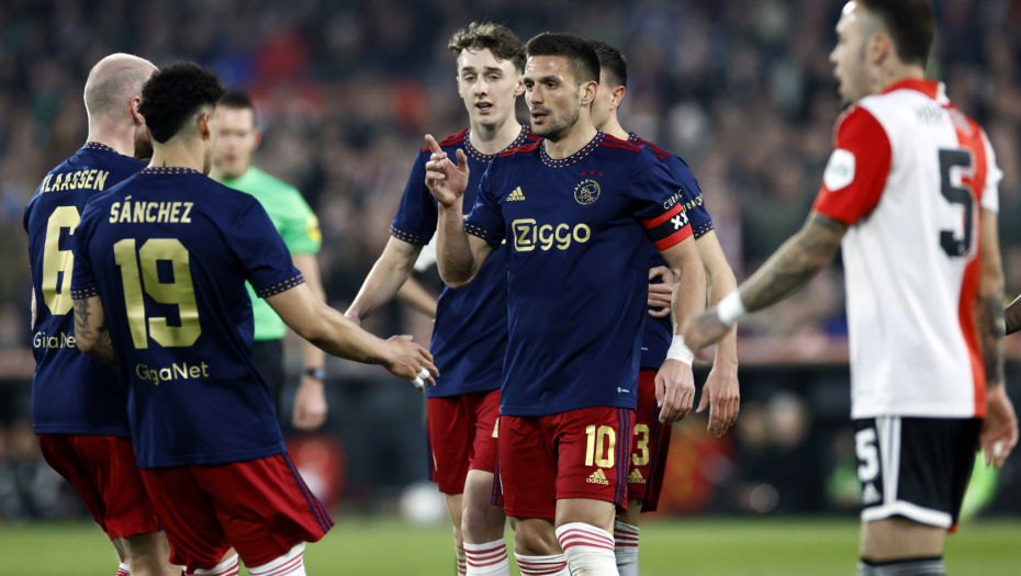 IZ AMSTERDAMA U LONDON Arsenal se nameračio na fudbalera Ajaksa, odbijena ponuda od 35 miliona evra