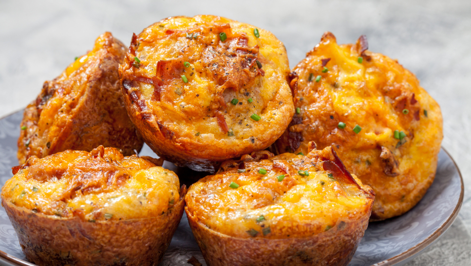 AKO VAM PONEDELJAK NIJE OMILJENI DAN Mafini s jajima i slaninom – savršeni za najbrži doručak, POPRAVLJAJU RASPOLOŽENJE