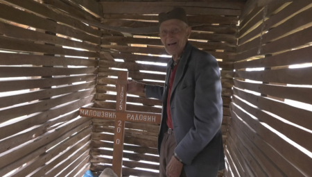 FENOMEN IZ DUDOVICE SA DVA IMENA Deda Radovin napunio 100 godina, sam sebi napravio sanduk i krst (FOTO)