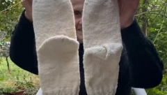 BAKA ANĐA (90) PLETE VUNENE ČARAPE ZA ĐOKOVIĆA Vremešna gorštakinja zna koji broj Novak nosi i ima samo jedan san