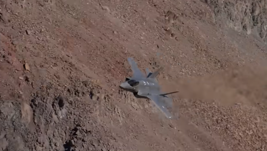 SRUŠIO SE AMERIČKI BORBENI AVION Ovo je mesto nesreće, jeziv prizor (VIDEO)