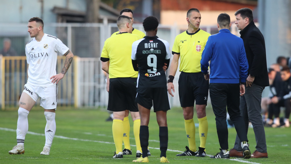 NEĆEMO DA IGRAMO Ovaj fudbaler Partizana je obavestio sudije da se crno-beli ne vraćaju na teren (VIDEO)