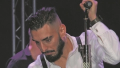 PEVA NA PLEJBEK, GOSTI TRAŽILI PARE NAZAD Isplivao skandalozan snimak Darka Lazića, razočarani fanovi masovno napuštali klub! (VIDEO)