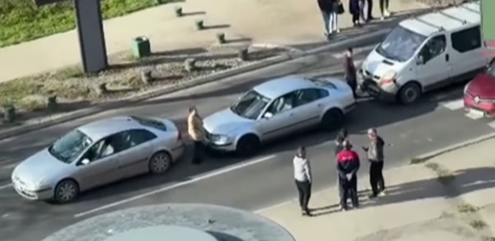 LANČANI SUDAR KOD ''ADA MOLA'' Sudarila se tri vozila u smeru ka Banovom brdu (VIDEO)