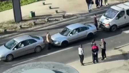 LANČANI SUDAR KOD ''ADA MOLA'' Sudarila se tri vozila u smeru ka Banovom brdu (VIDEO)