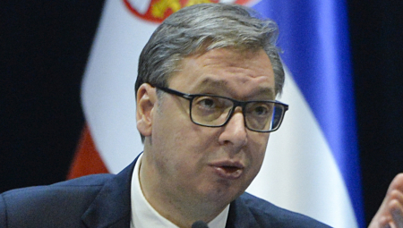 JE L' TREBA DA ZATVORIMO FABRIKE DA NAM BUDALE NE BI TRAŽILE RAKETU OVDE I GRANATU ONDE? Vučić oštro reagovao na laži o izvozu naoružanja u Ukrajinu!