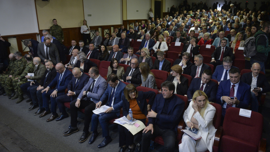 "NAPADNU LI NAŠ NAROD, KOD MENE NEĆE BITI KRENI-STANI" Vučić: Ja im nisam ni Milošević, ni Tadić, ni Koštunica