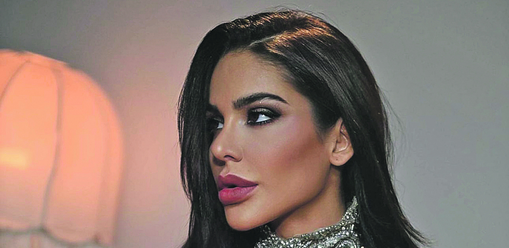 ODRIČE SE PEVANJA Šokantna odluka poznate pevačice, otkrila i koji je razlog kačenja mikrofona o klin