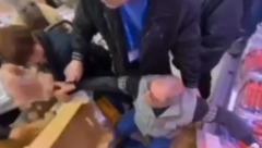 PRAZNIČNO OTIMANJE OKO MESA "NA PONIŽENJU" Neko će izgubiti glavu, polako ljudi! Negotinski Lidl postao bojište! (VIDEO)