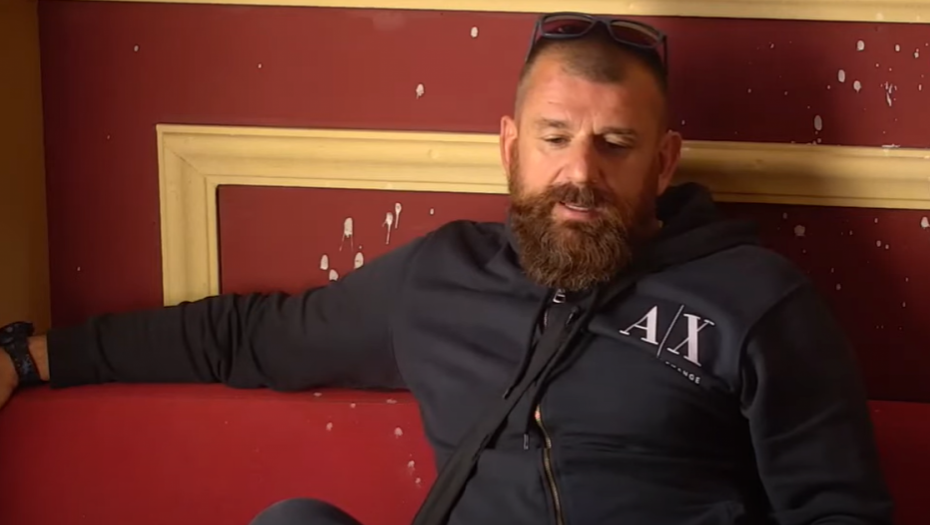 POSLE NJEGOVIH REČI NIKO NIJE OSTAO RAVNODUŠAN Miljan Vračević nikad emotivniji, progovorio o svojoj porodici, veri i prazniku