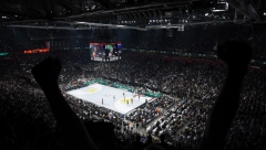 "DAJEM ŽENU ZA KARTU" Urnebesan oglas napravio haos u Srbiji (FOTO)