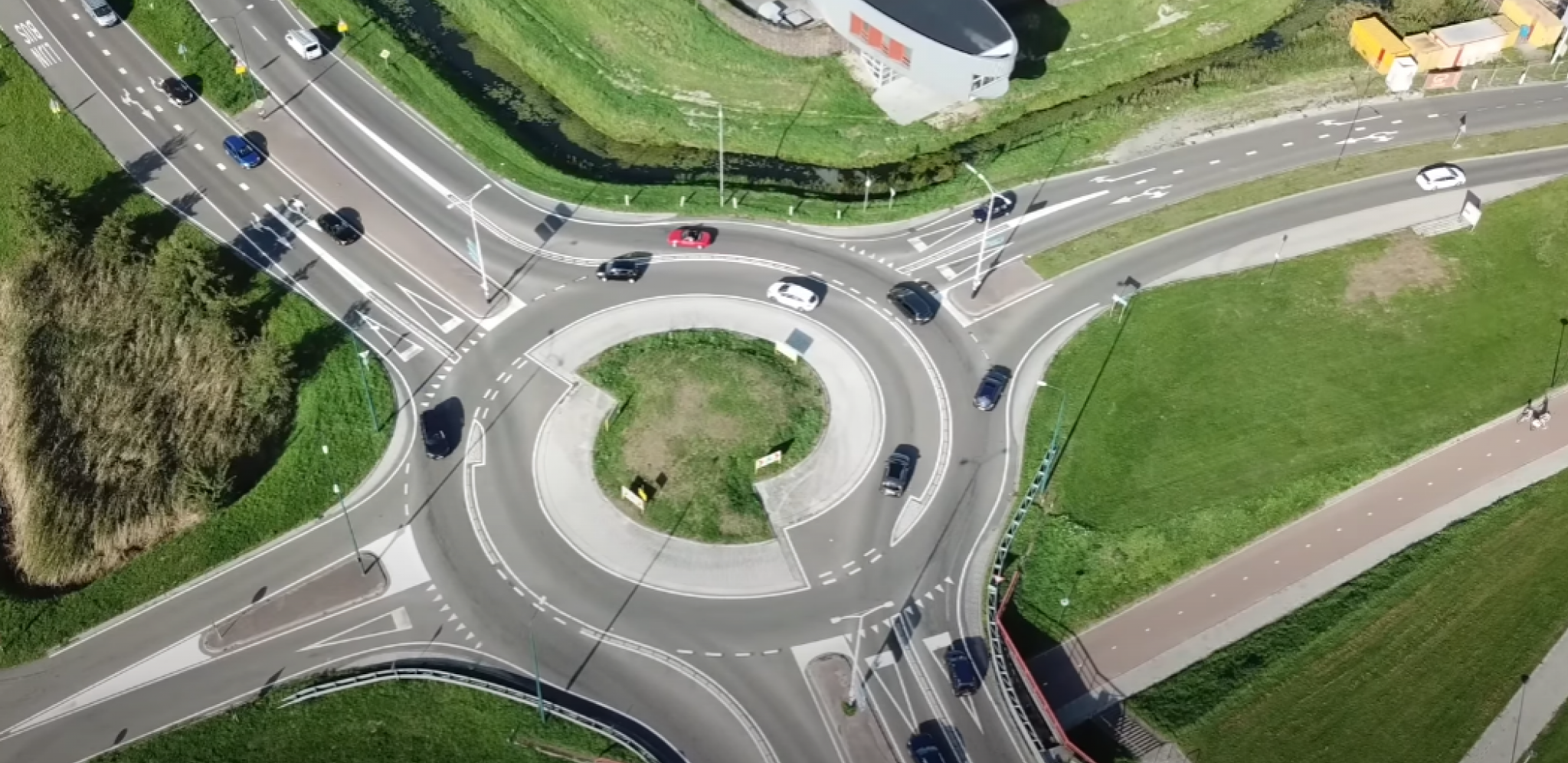 RASKRSNICA OKO KOJE SE SRBI PREPIRU Znate li vi ko ovde ima prednost i zašto?