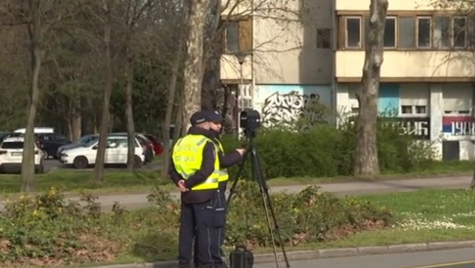 "DUAL RADARI" MASOVNO HVATAJU BAHATE VOZAČE Od kraja aprila do danas registrovano više od 10.000 prekršaja