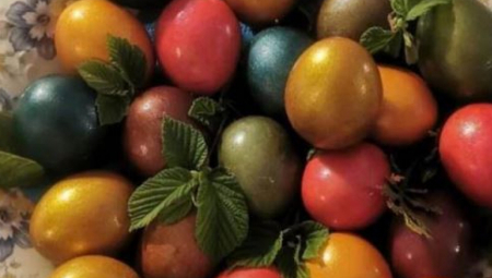 KADA JE NAJBOLJE FARBATI JAJA ZA VASKRS? Neki počinju na Veliki petak, neki u subotu - ovo je najbolje vreme!