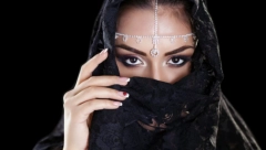 ZA ARAPSKI HOROSKOP KAŽU DA JE NEPOGREŠIV Otkrijte svoj “znak” i saznajte šta vas čeka u budućnosti!