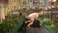 URLICI ODZVANJAJU IMANJEM Miljana pobacala Zoline stvari u jezero pa krvnički skočila na njega (VIDEO)