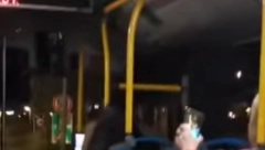 VOZAČ BEOGRADSKOG AUTOBUSA POLNO UZNEMIRAVAO MALOLETNICU Vozio je ka Altini kad je to uradio