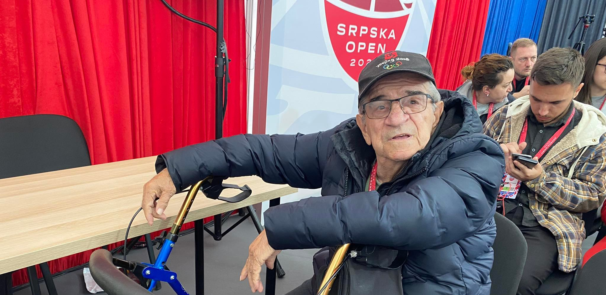 SATIMA GA ČEKAM, NEMA ODUSTAJANJA Deka iz Banja Luke, iako ima zdravstvene probleme, došao da se upozna sa Noletom