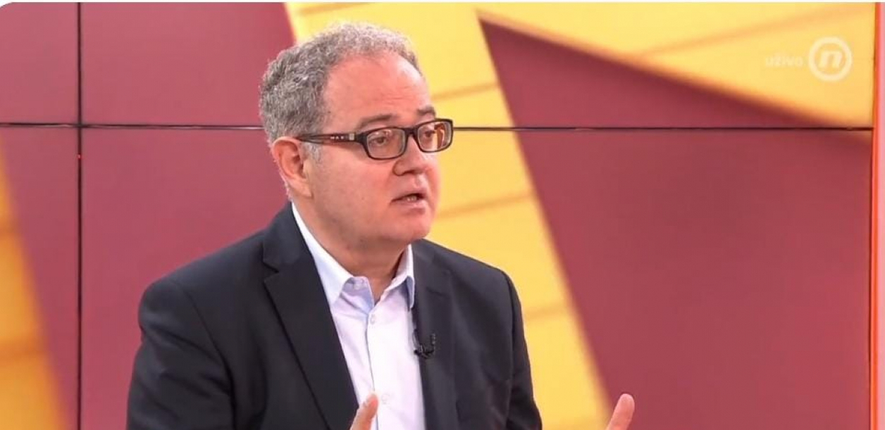 LUDILO MOZGA Lutovac: Predsednik Vučić svakodnevno krši zakon tako što radi svaki dan, ne poštuje ni neradne dane!