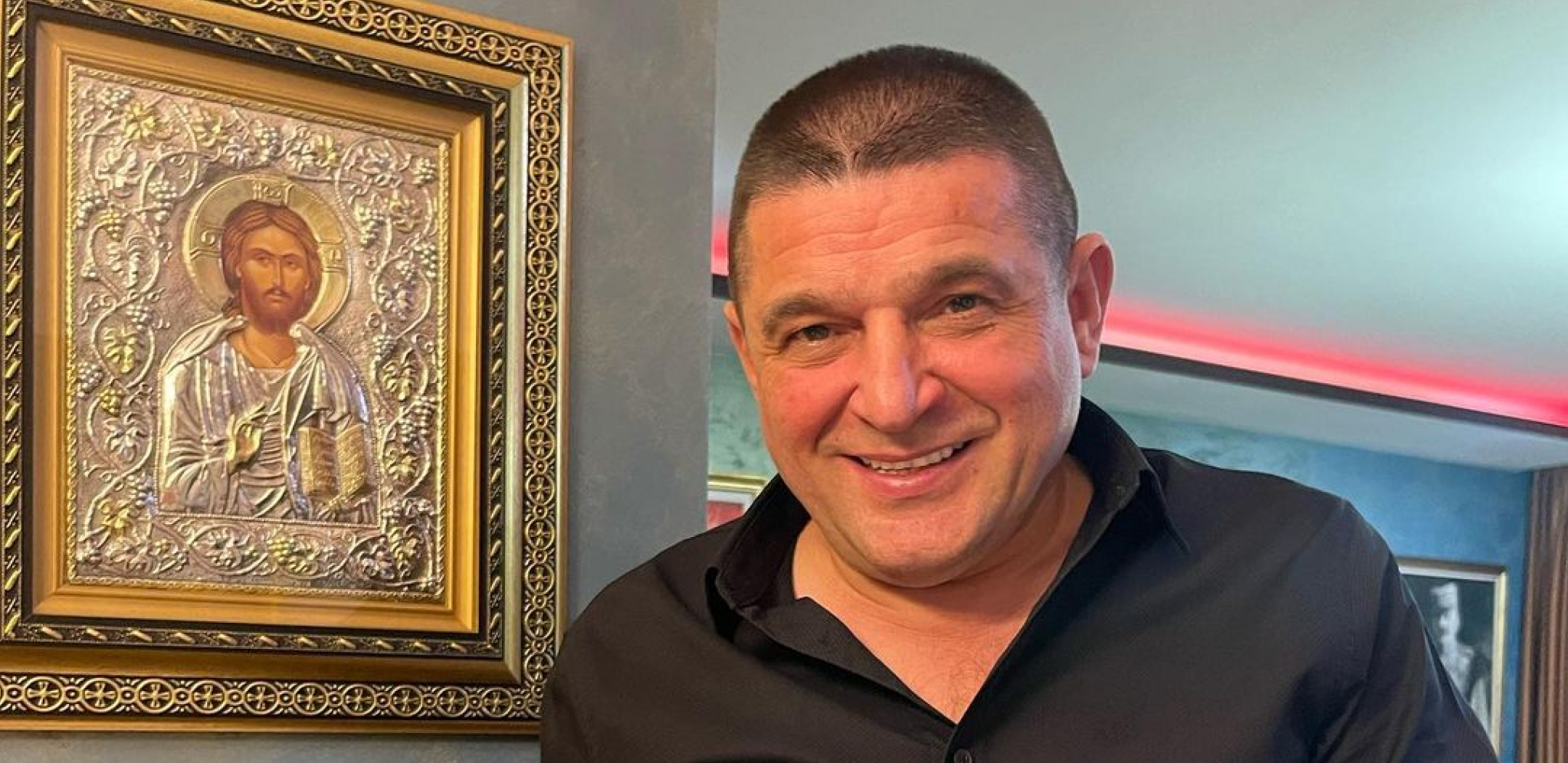 "U ŽIVOTU SVE SE MENJA, OSIM SRBA I KAMENJA" Baja Mali Knindža oduševio naciju na Vaskrs, svi su gledali u jedan detalj (FOTO)