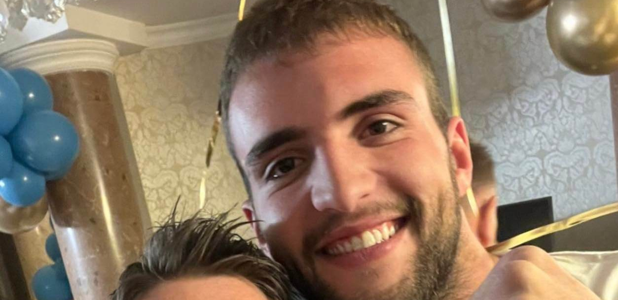 "VEĆ SAM PIJAN" Ludilo na Dedinju tek počinje, a Veljko ne skida osmeh sa lica, od uzbuđenja uspeo da izgovori samo ovo! (VIDEO)