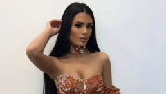 NAPUNILA 18 GODINA PA SE SKINULA Zorana Mićanović dočekala svojih pet minuta, pokazala čime dominira mlada pevačica (FOTO)