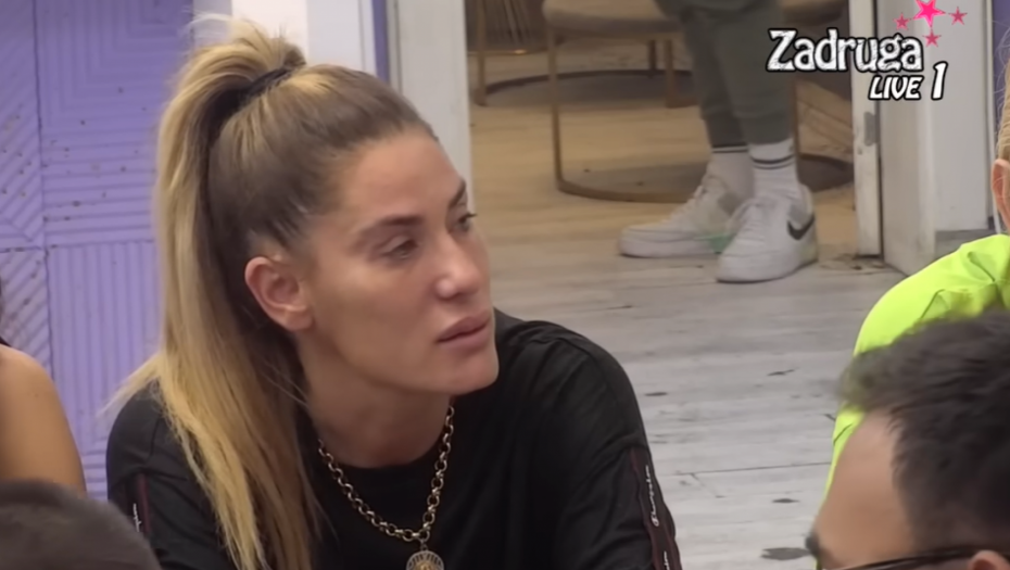 ANA ĆURČIĆ SLOMLJENA NAKON LOŠIH VESTI Iz spoljnog sveta joj pristigao tajni znak, gušila se u suzama, a evo i šta je pravi razlog!