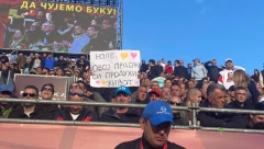 "OVOJ BAKI SI PRODUŽIO ŽIVOT" Đoković osvojio poen, a onda je ugledao poruku na tribinama koja mu je istopila srce (FOTO)