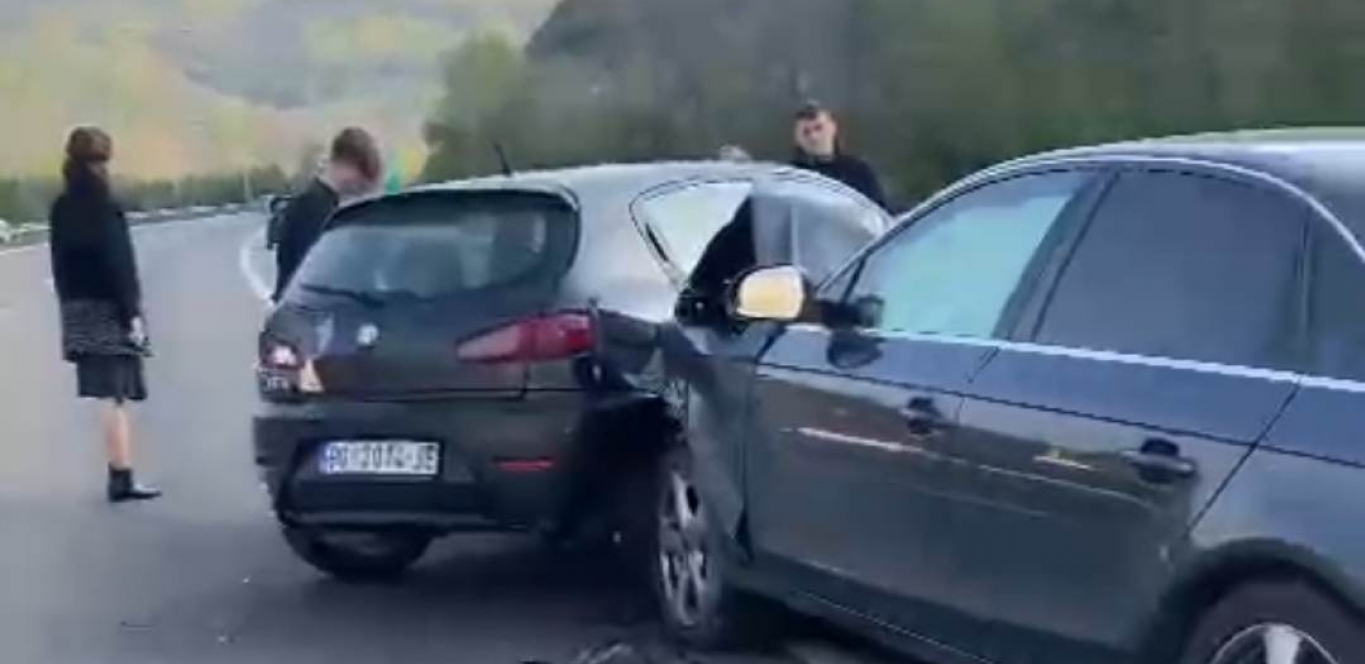PET KILOMETARA KOLONA NA AUTOPUTU Nezapamćen kolaps zbog saobraćajne nesreće