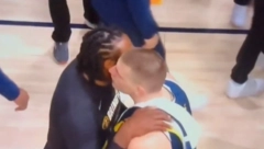 TRI PUTA "PO NAŠKI" Hit pozdrav Džordana i Jokića, pobeda u Denveru se slavi na srpski način (VIDEO)