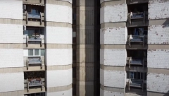 "LARVE MUVA IZLAZE IZ STANA" Nesnosan smrad se širi zgradom, pronašli telo komšije u Subotici