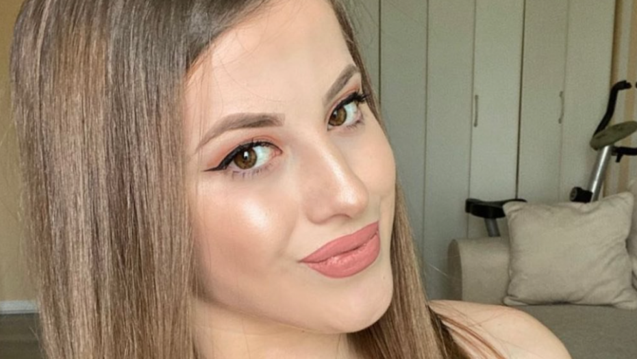 "JAKO SAM PREPLAŠENA, JEDVA ČEKAM DA SE VRATI KUĆI" Sestra lepe Mine koja se bori sa agresivnim tumorom zarobljena u Izraelu