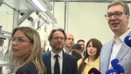 ZA SAMO GODINU DANA? Vučić oduševljen: Kao u apoteci! (FOTO)