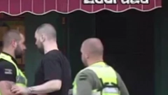 KAO RAZJARENA ZVER, PRETI SVIMA Zvezdan rešio da se obračuna sa zadrugarima, obezbeđenje ga drži, a Anin komentar došao kao karma!