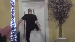 ISPLIVAO ŠOKANTAN SNIMAK! Evo šta je Ana radila dok je Zvezdan zverski napao Anđelu i razvaljivao vrata, njena reakcija sve je odala (VIDEO)