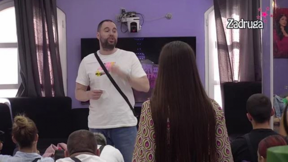 "NEMOJ DA TE IZBACIM NAGLAVAČKE" Jezive pretnje bivšeg osuđenika, Zvezdan bez srama psuje Anđelu i poručuje joj ovo