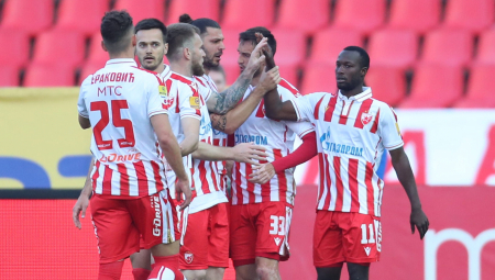 CRVENO-BELI ISKORISTILI PRVU MEČ LOPTU I ODBRANILI TITULU Zvezda je novi-stari šampion Srbije, het-trik Bukarija protiv TSC-a