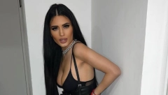 OSVANULE PERVERZNE I GOLE FOTKE ZORANE MIĆANOVIĆ Tek što je napunila 18 godina, a već se njeni skandalozni kadrovi šire društvenim mrežama! (FOTO)