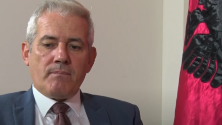 ŠOLAKOV "DANAS" DOTAKAO DNO Veličaju srbomrsca Svečlju, a evo šta kriju iz njegove mračne biografije