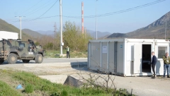 ŠIPTARSKA SRAMNA PROVOKACIJA! Član biračkog odbora u Zvečanu ne krije teroristička obeležja "UČK"! (FOTO)