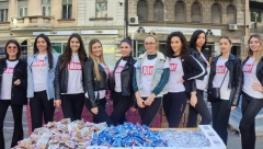 ČEKAMO TRKAČE NA CILJU Alo! već spreman za start maratona